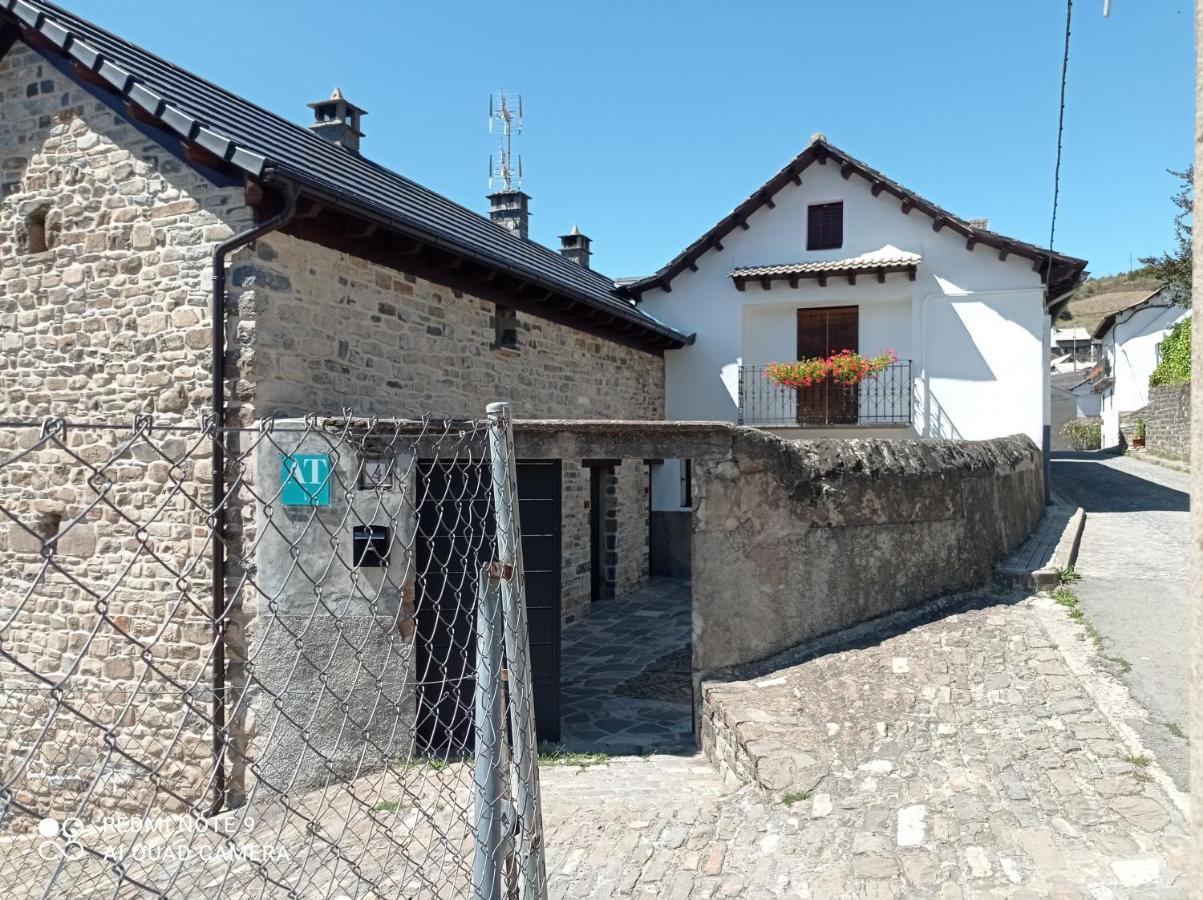 Camino De La Val * Borau